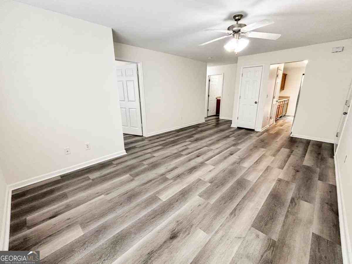 1400 Stonehaven Cir Unit 1402 #1402 - Photo 5 of 23