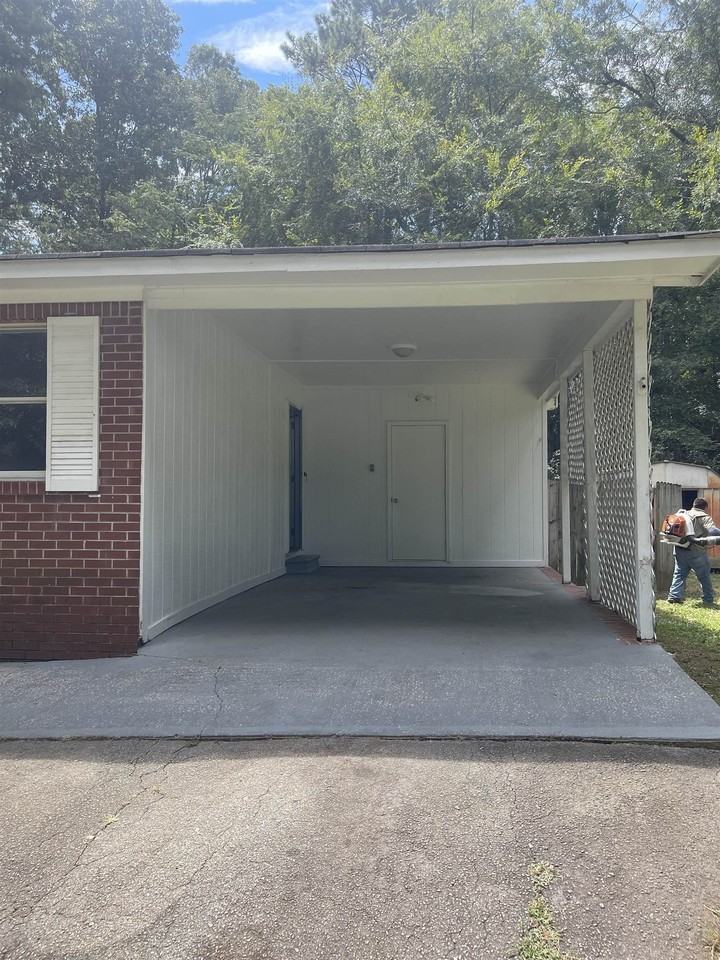 44 Armstead Dr - Photo 4 of 20