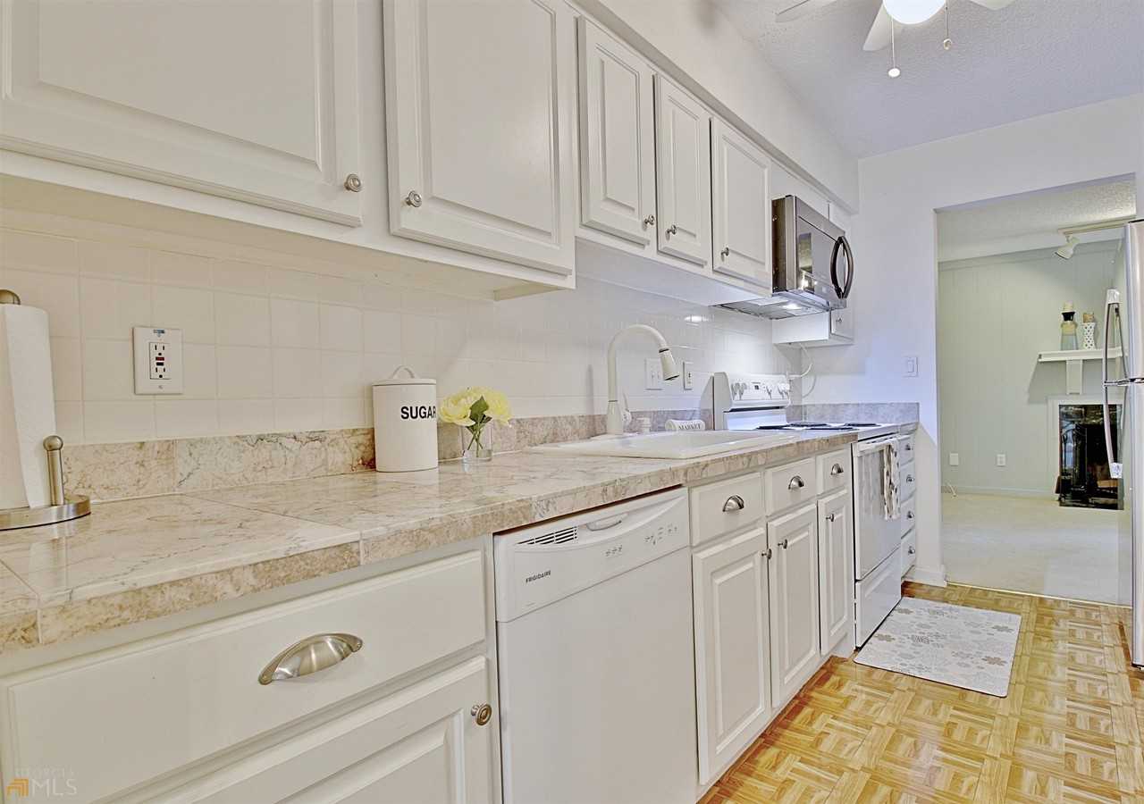 72 Cobblestone Crk - Photo 4 of 50