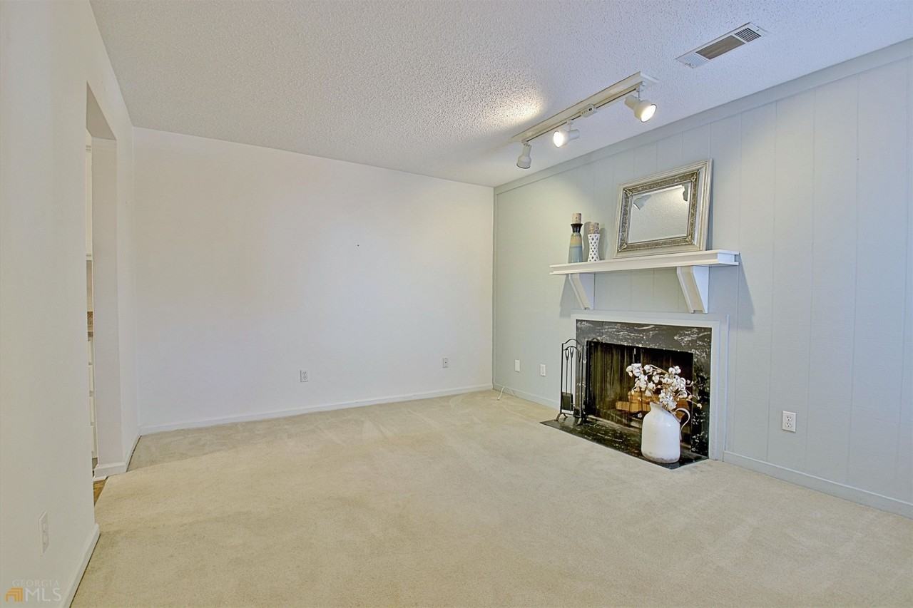 72 Cobblestone Crk - Photo 7 of 50