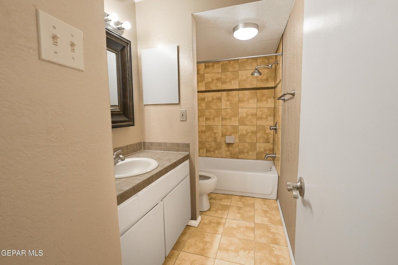 4433 N Stanton St Apt 308 #308 - Photo 7 of 11