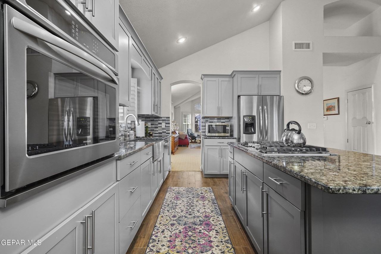 14100 Ghost Flower St - Photo 3 of 33