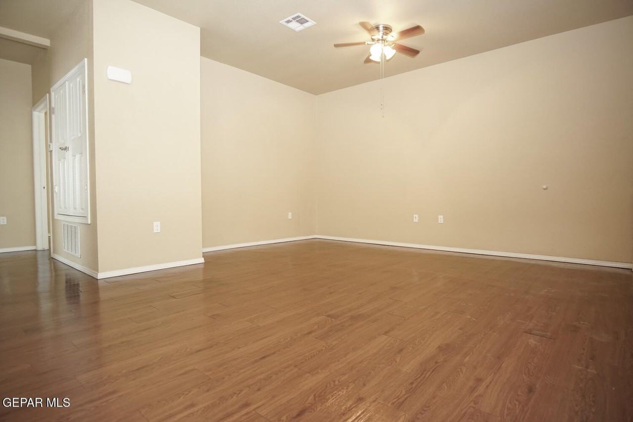 8685 N Loop Dr Apt E2 #E2 - Photo 4 of 16