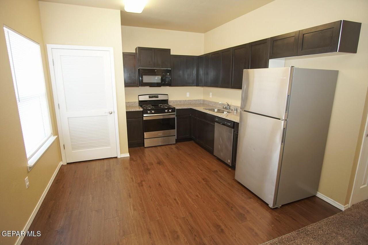 8685 N Loop Dr Apt E2 #E2 - Photo 5 of 16