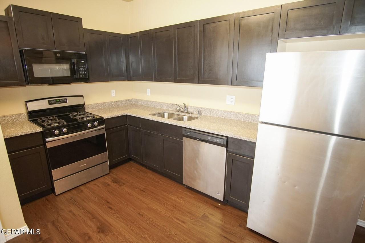 8685 N Loop Dr Apt E2 #E2 - Photo 6 of 16