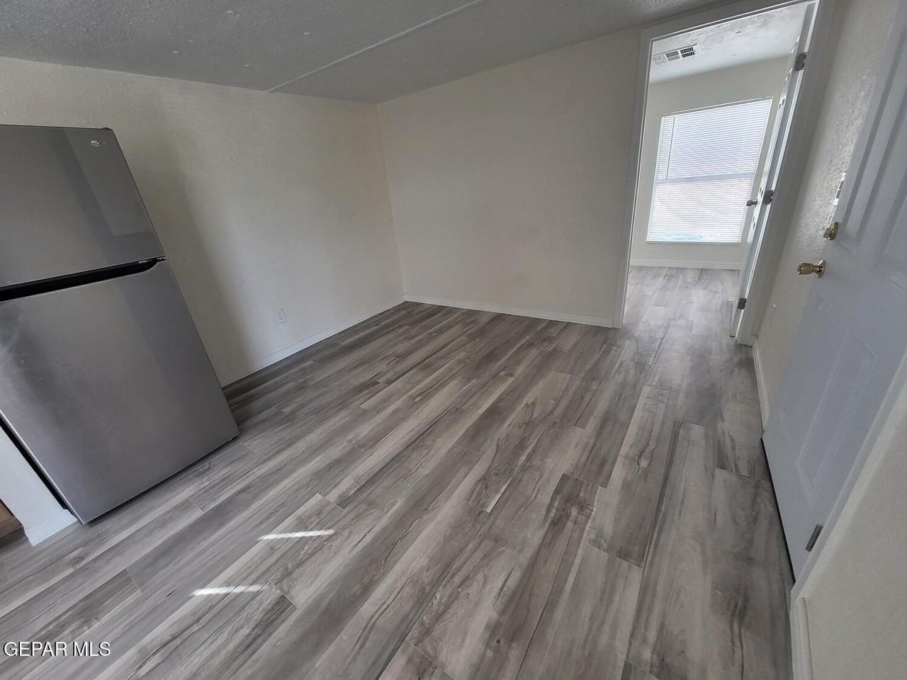 7143 N Loop Dr Apt E #E - Photo 2 of 11