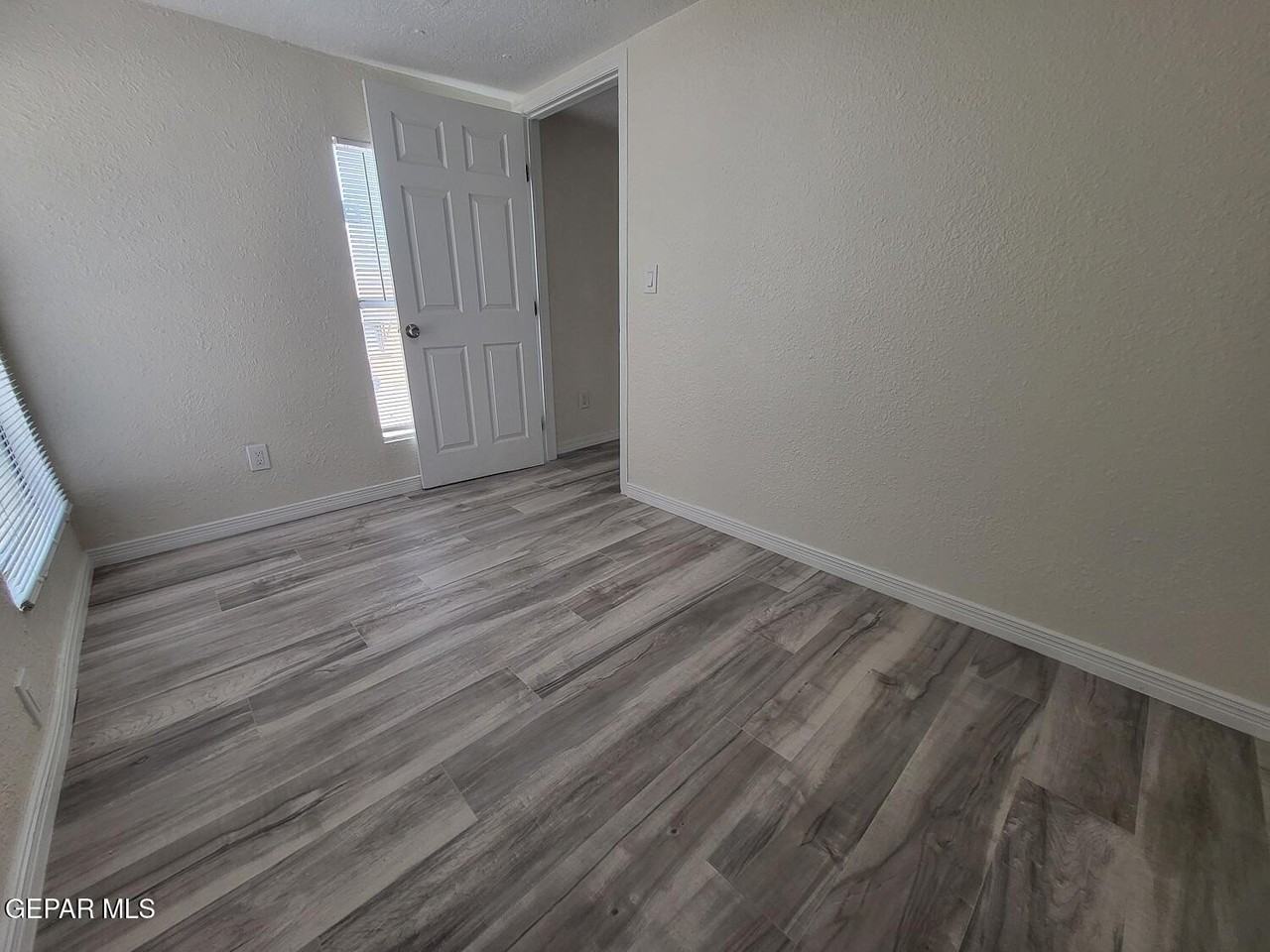 7143 N Loop Dr Apt E #E - Photo 6 of 11