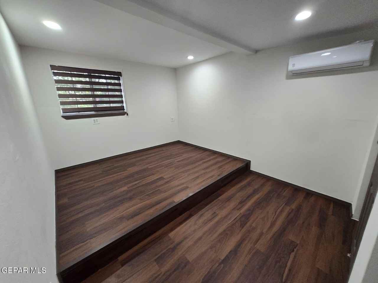 815 S Tays St - Photo 3 of 13