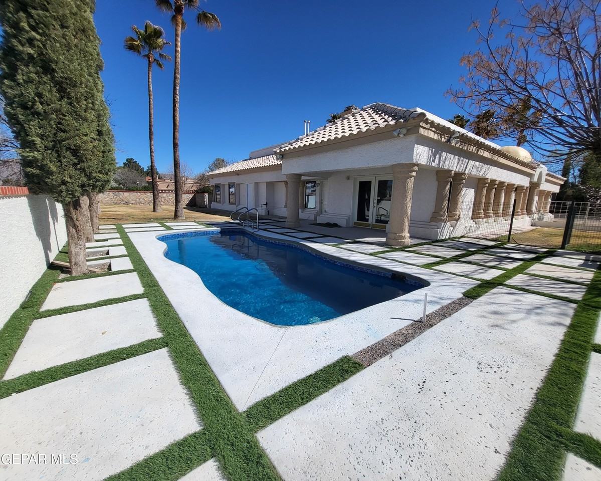 601 Willow Glen Dr - Photo 4 of 23