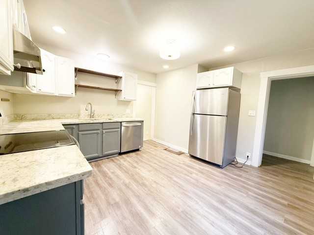 1907 E 18th St #1 - Photo 6 of 26