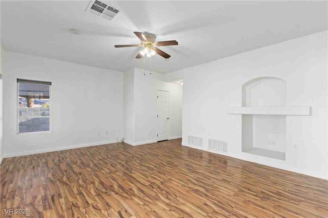 9475 Soloshine St - Photo 7 of 28