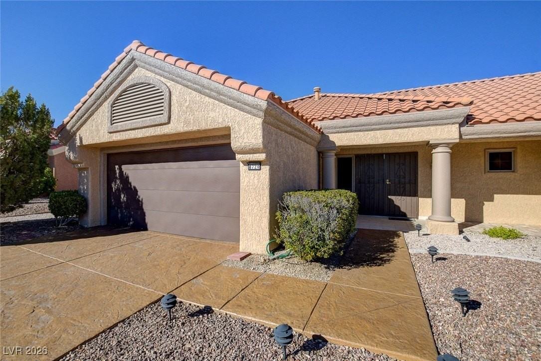 8720 Pennystone Ave - Photo 5 of 46