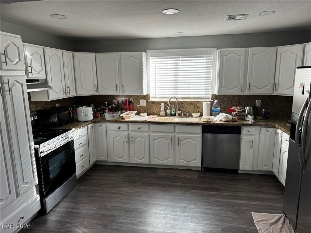 1017 Norman Ave - Photo 4 of 15