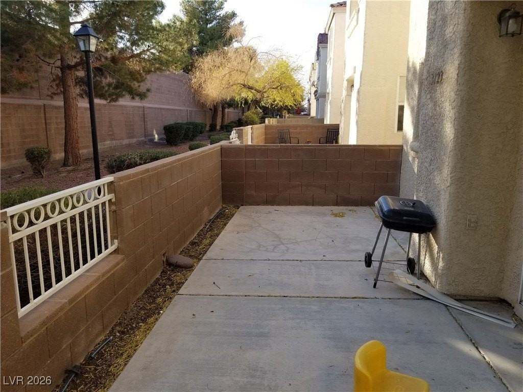 3123 Inlet Bay Ave - Photo 5 of 19