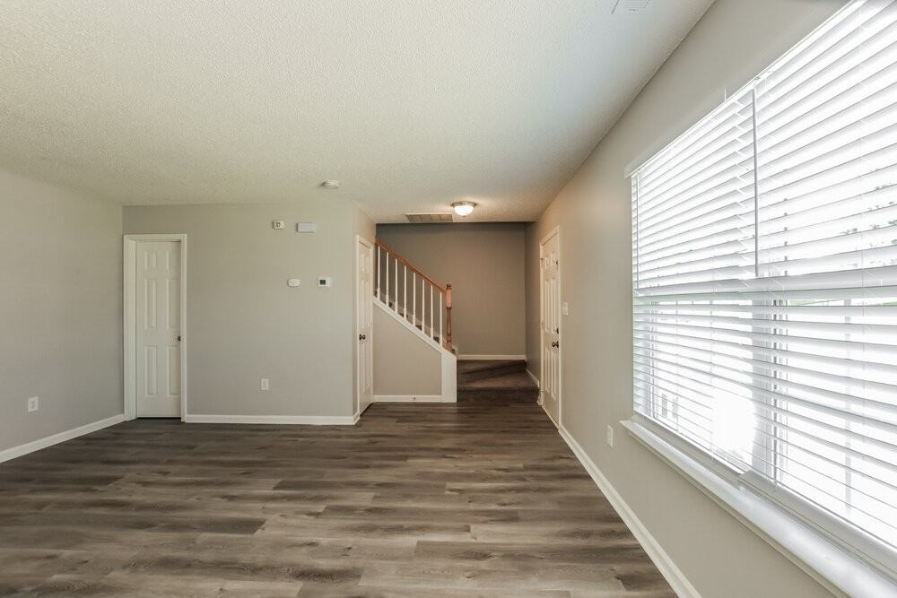 10125 Illoria Dr - Photo 4 of 16