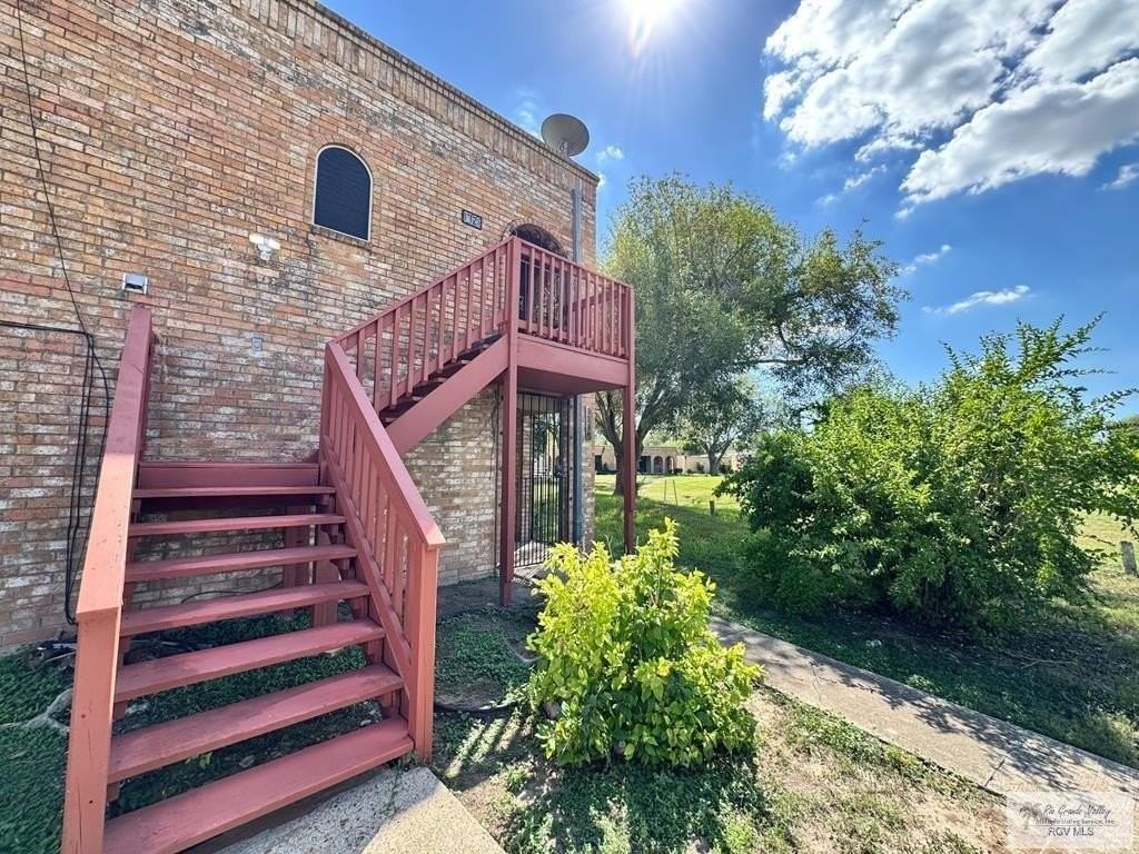 1721 Highland Park Ave - Photo 2 of 15