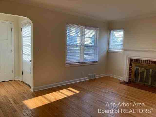 303 Potter Ave - Photo 2 of 19