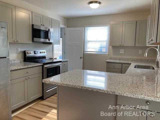 303 Potter Ave - Photo 4 of 19