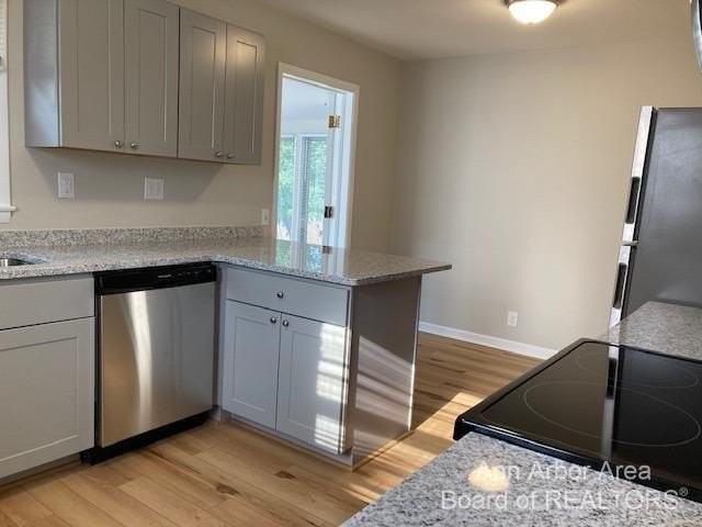 303 Potter Ave - Photo 5 of 19