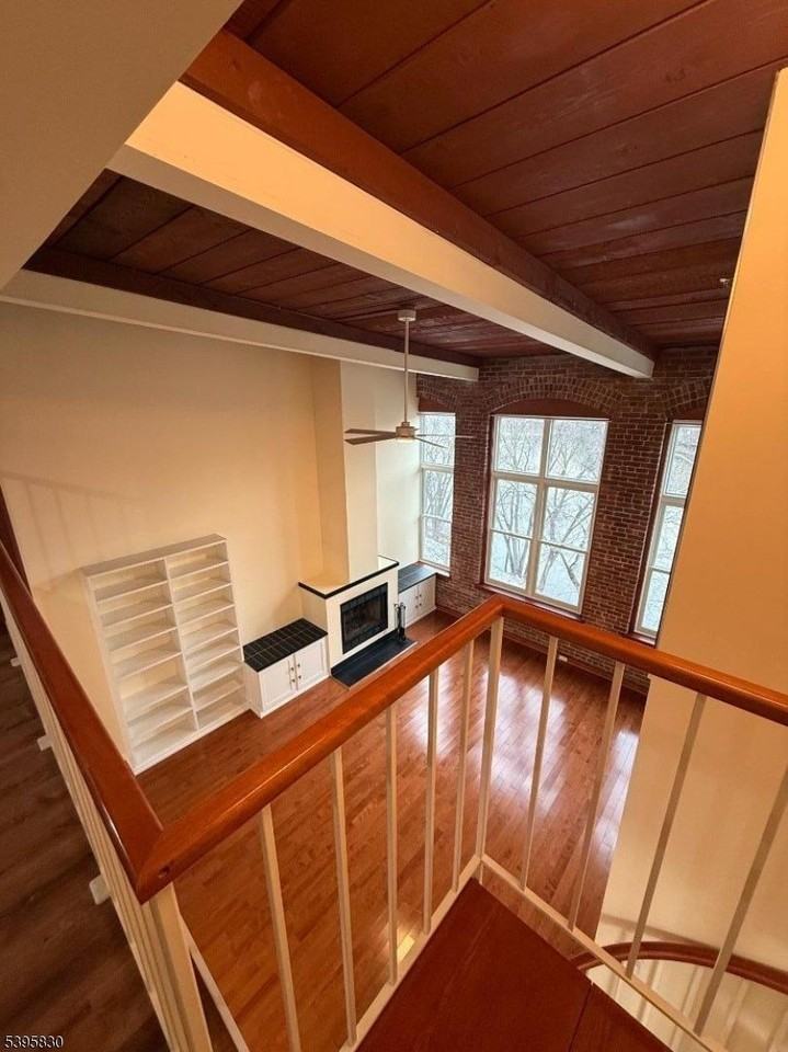 262 Main St - Photo 7 of 32