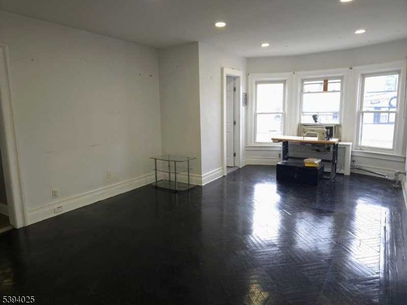 19 Rossmore Pl - Photo 2 of 9