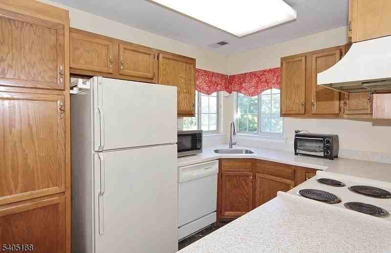 58 Wescott Rd - Photo 5 of 13