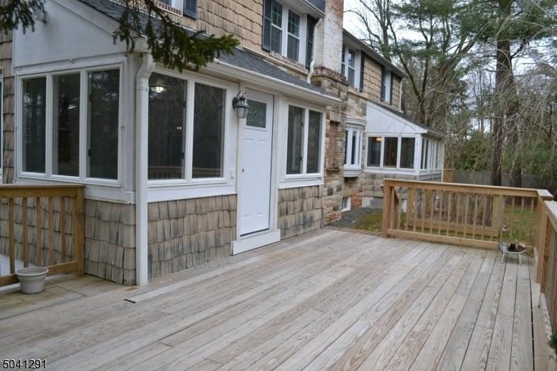 3 Meadow Dr - Photo 2 of 32