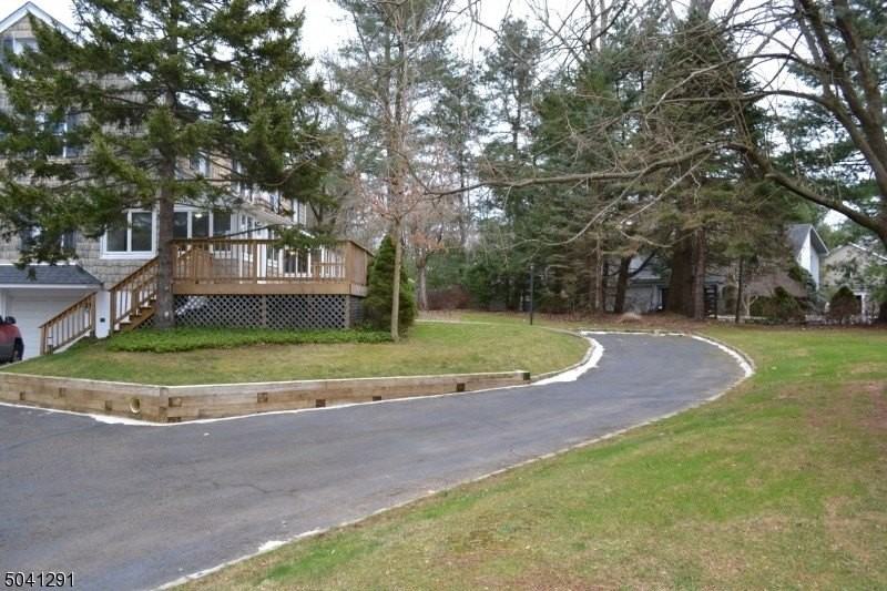 3 Meadow Dr - Photo 3 of 32