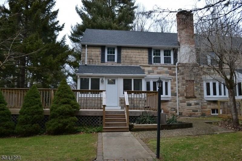 3 Meadow Dr - Photo 4 of 39