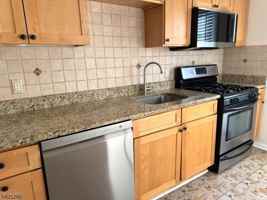 featured image of 390 Morris Ave #35