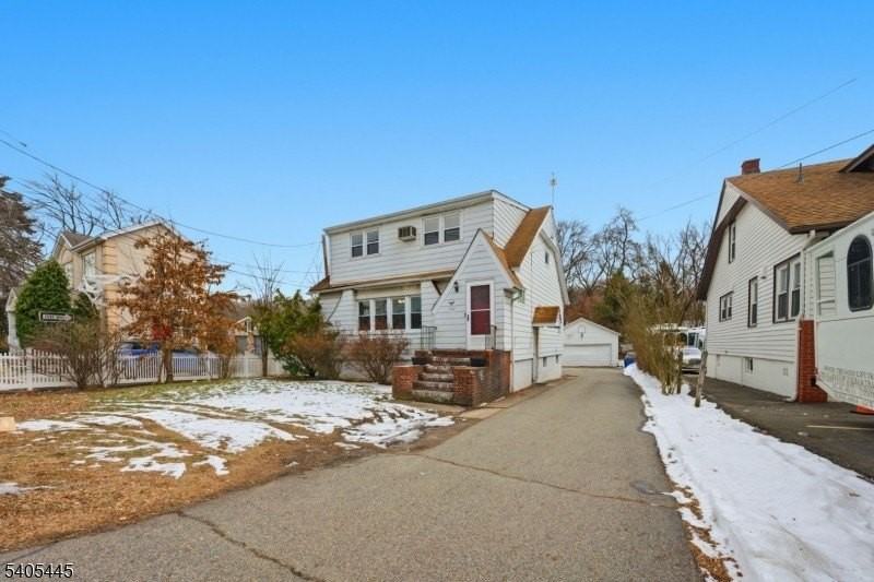 1133 Goffle Rd - Photo 3 of 23