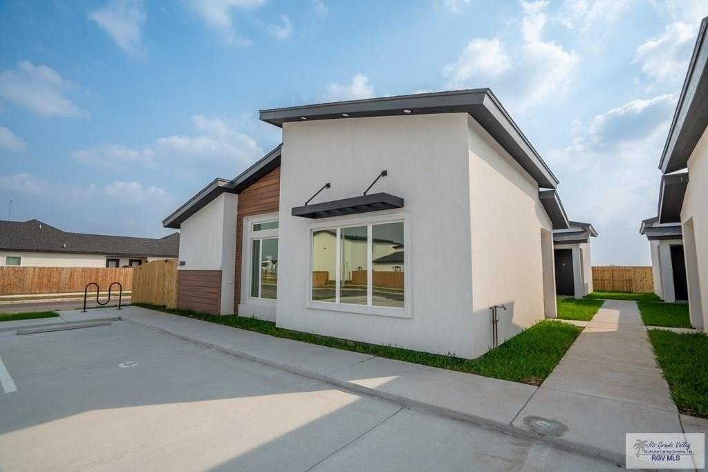 3604 Hidalgo Cir #C - Photo 2 of 25