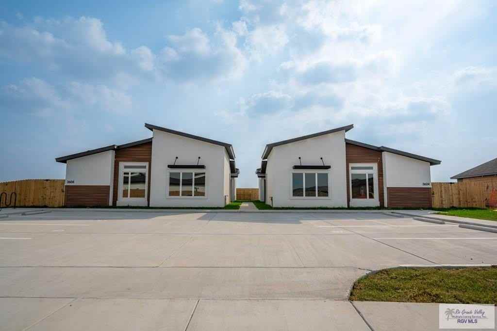 3604 Hidalgo Cir #C - Photo 3 of 25