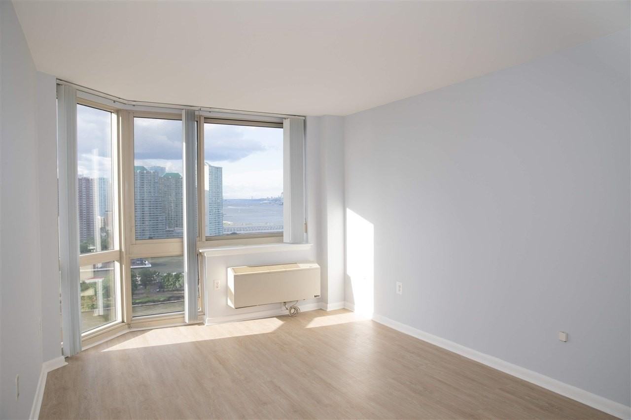 20 2nd St #2204 - Photo 7 of 13