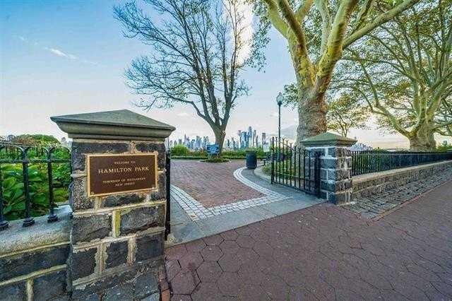 785 Boulevard E #1 - Photo 6 of 17