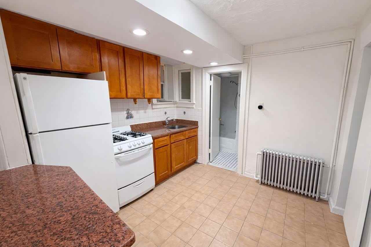 675 Boulevard E #1 - Photo 2 of 5