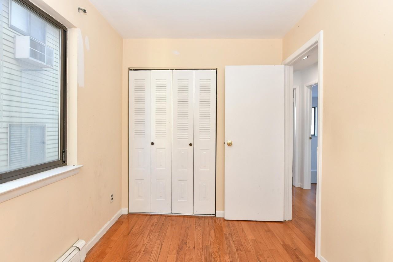 1308 46th St #1 - Photo 3 of 30