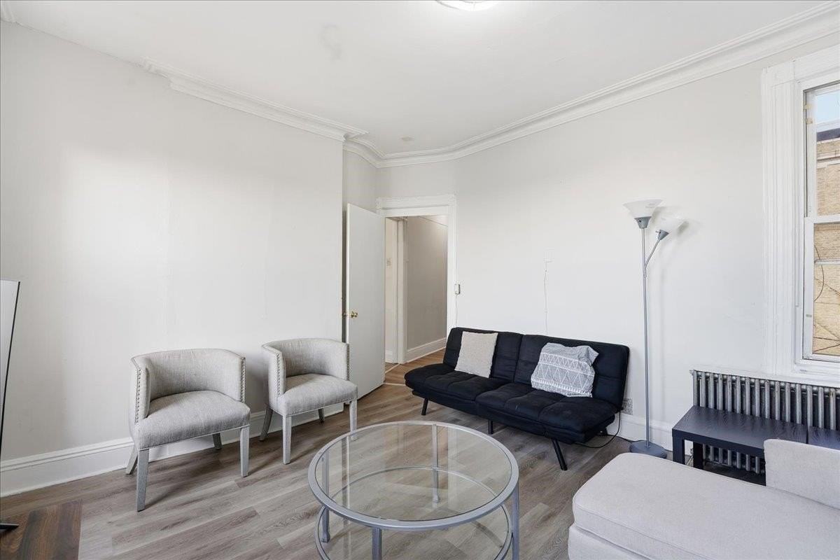 335 47th St #3 - Photo 3 of 14