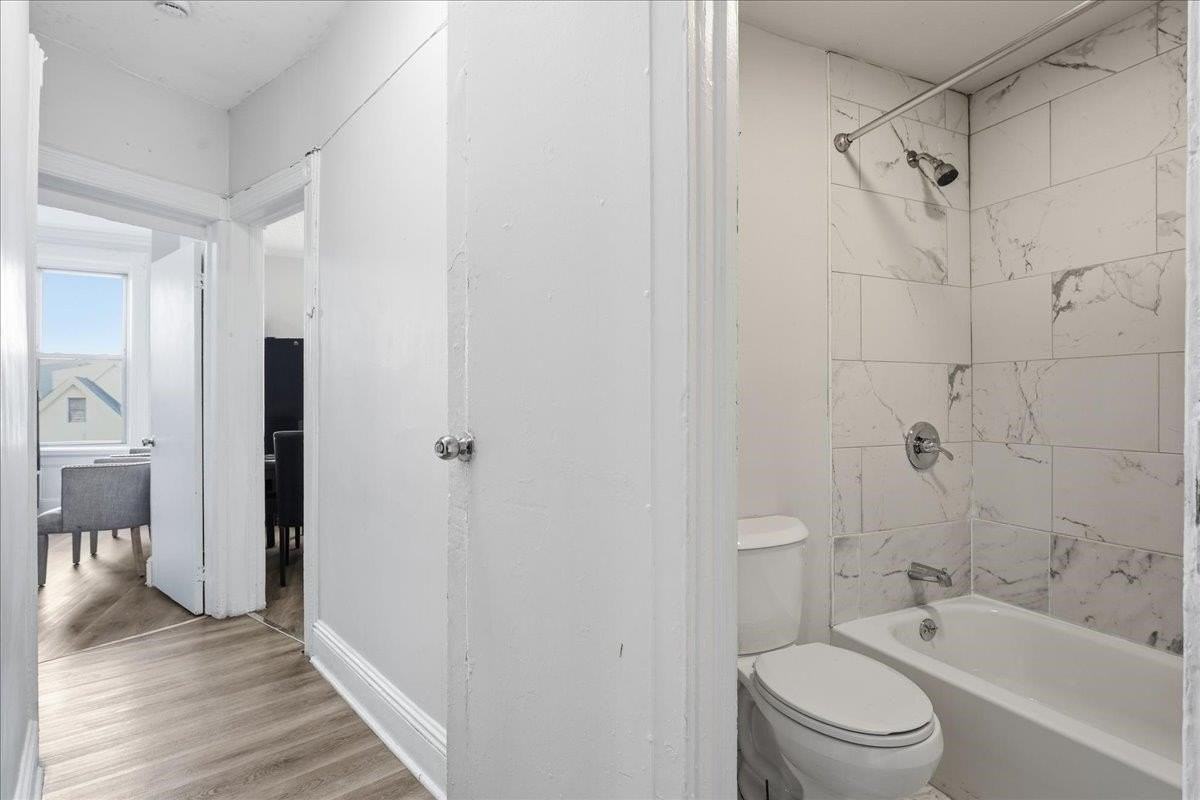 335 47th St #3 - Photo 5 of 14