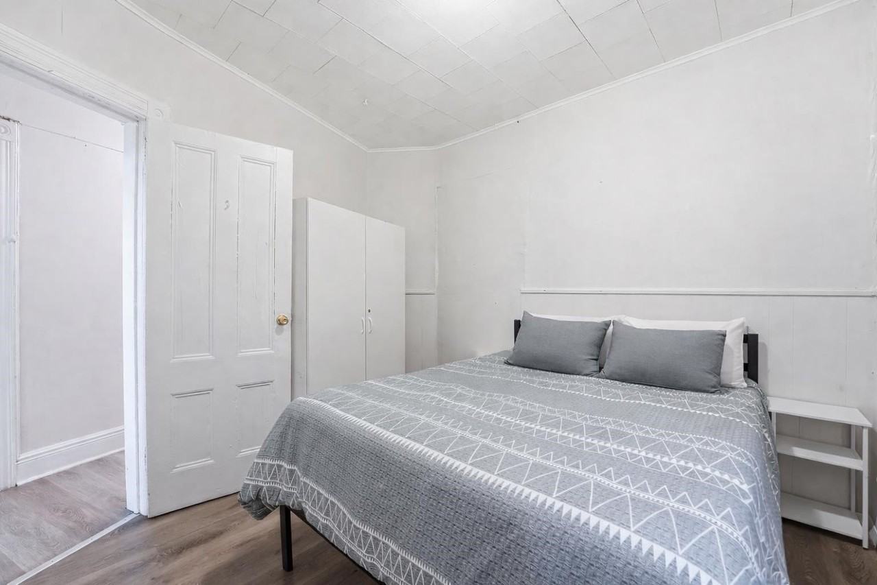 335 47th St #3 - Photo 7 of 14