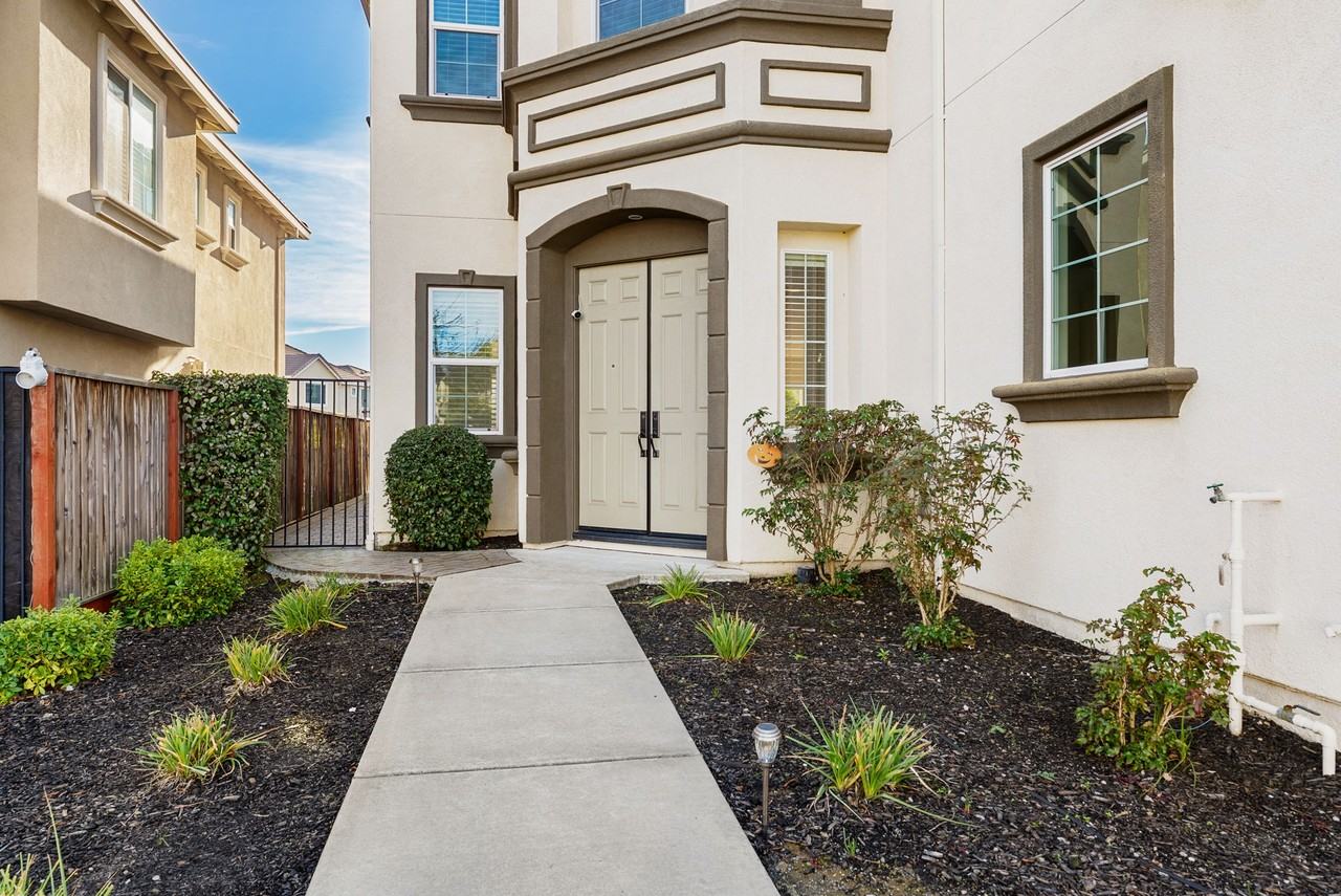 7585 Mindy Mae Ln #1 - Photo 3 of 50