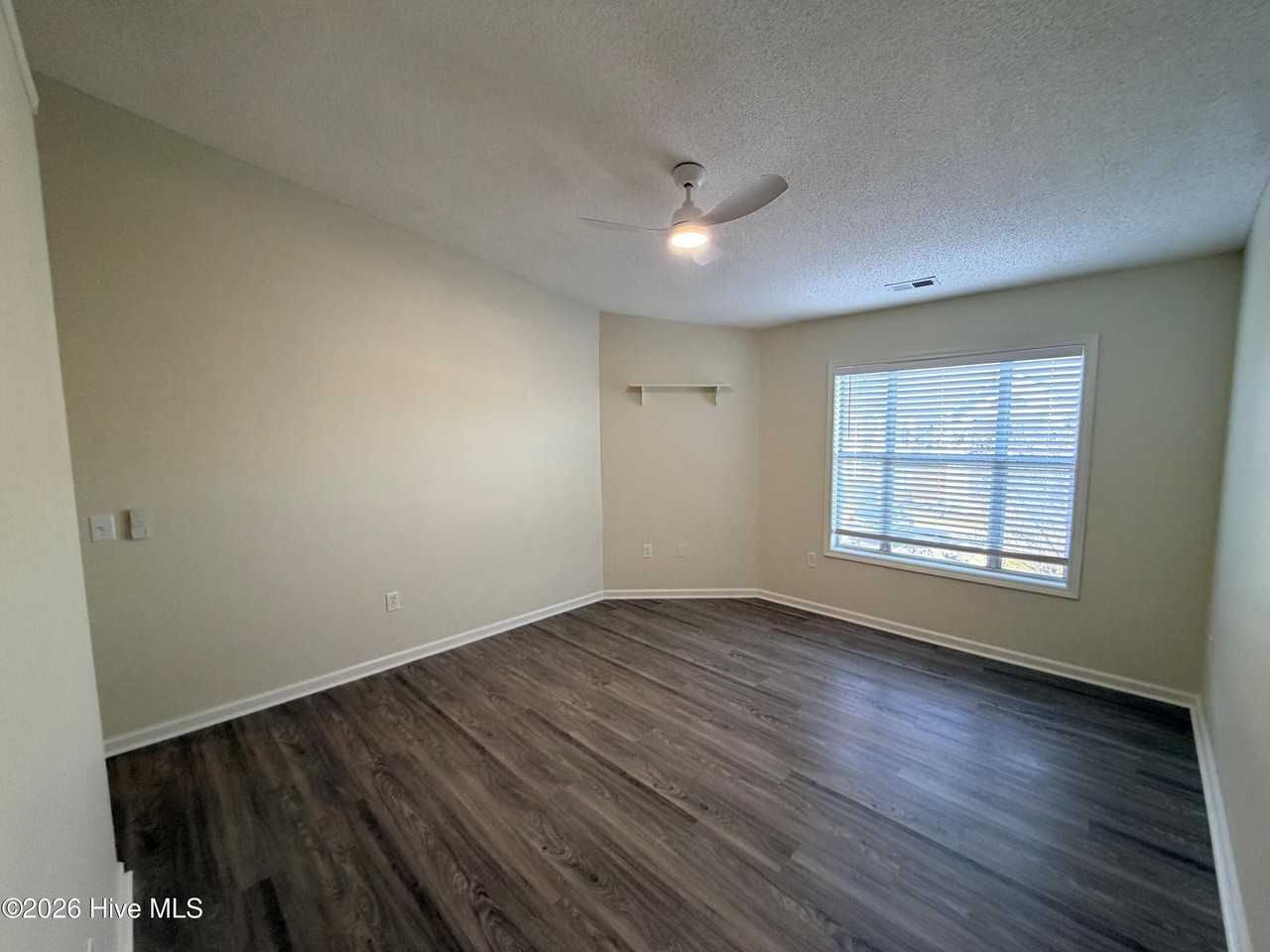 4142 Breezewood Dr Apt 201 #201 - Photo 6 of 17