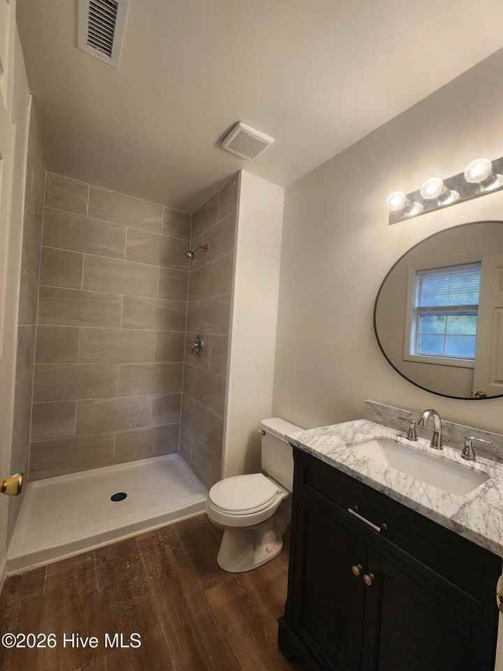 135 Glenwood Dr - Photo 7 of 13