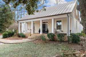 featured image of 2050 Midland Rd