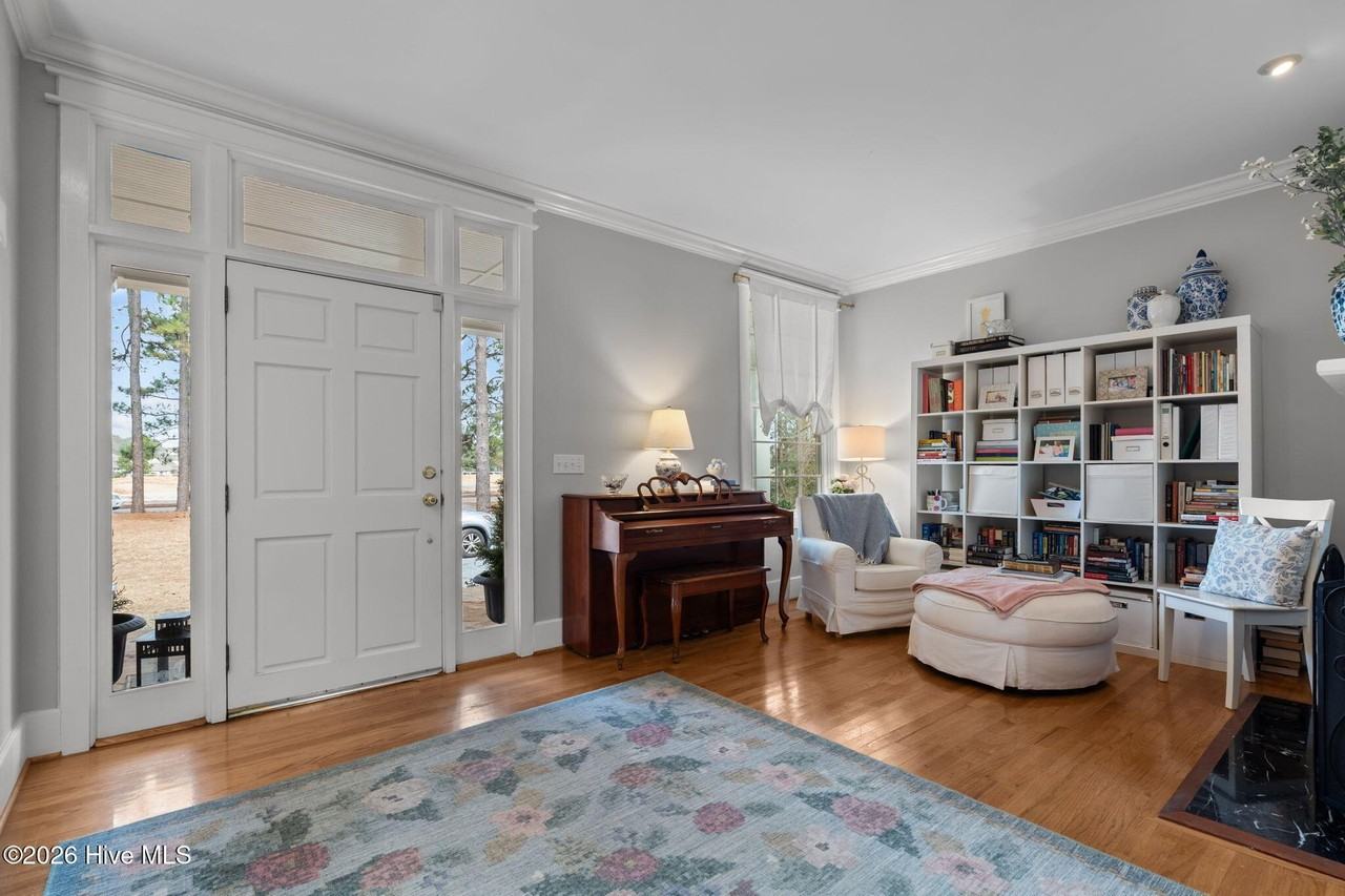 2050 Midland Rd - Photo 4 of 50