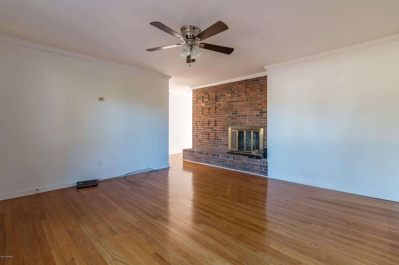 206 Marion Ct - Photo 2 of 15