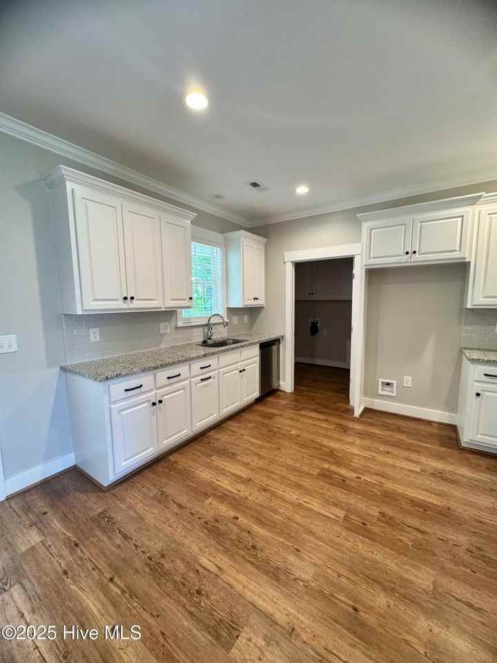 5105 Durban Dr - Photo 4 of 20