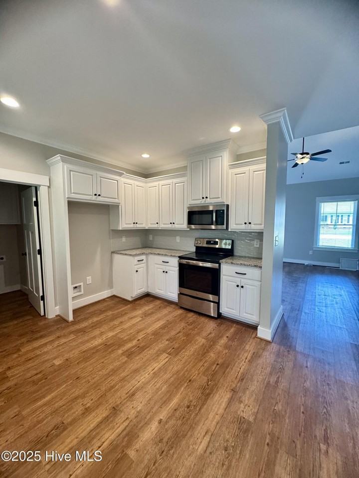 5105 Durban Dr - Photo 5 of 20