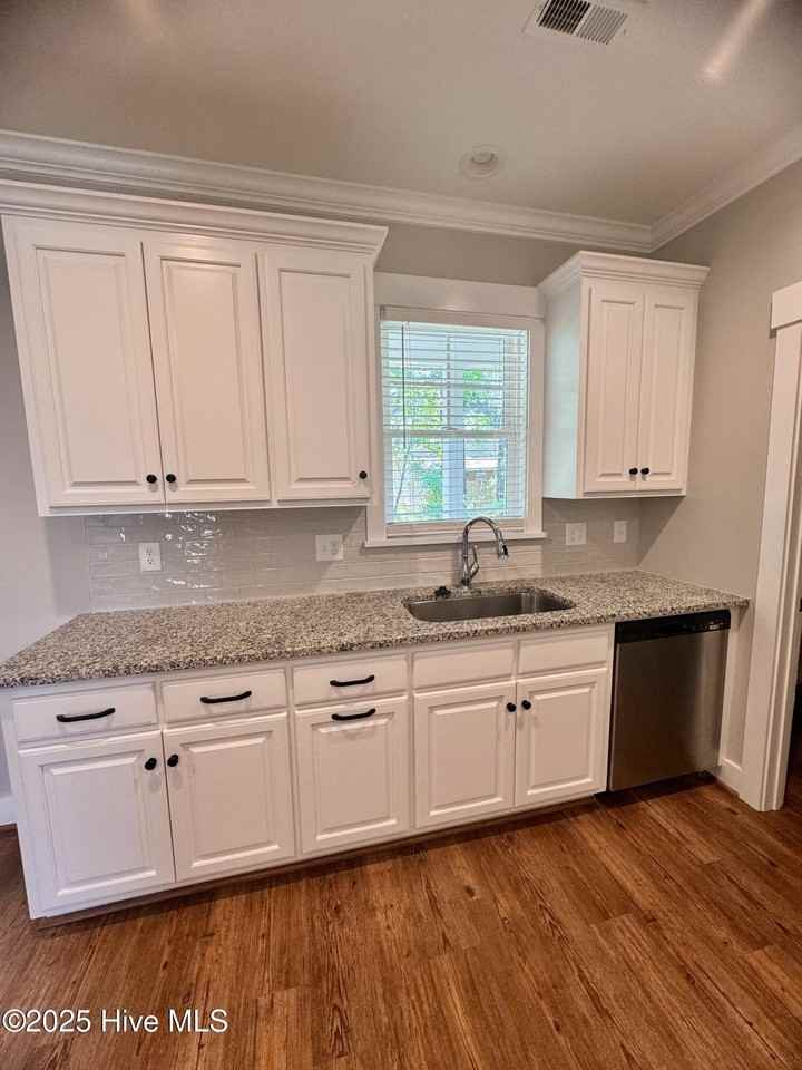 5105 Durban Dr - Photo 7 of 20