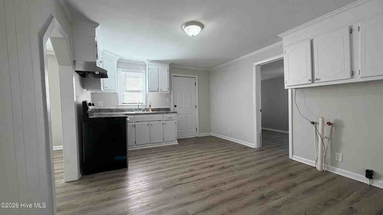 3746 Cameron St - Photo 7 of 11